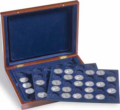 Prijs per muntencassette A 39,95 Voor 60 munten tot 48 mm in diameter, bijv de Americam Eagle. Drie tableaus elk met 20 vierkante uitsparingen (48 mm diameter). art.nr.