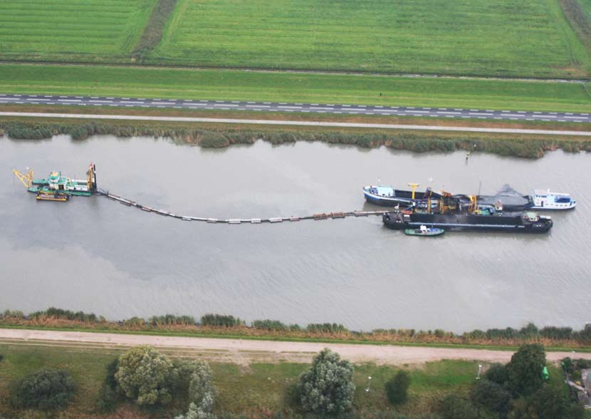 Bedrijfsterrein Dwarsdoorsnede Lutjewieler kanaal Verontreinigingskern Damwand Lutjewieler kanaal Bedrijfsterrein