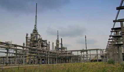 Geschiedenis Caprolactam (1952) en ACN (1969) op het Chemelot Industrial Park Historisch overzicht ontwikkelingen op Chemelot terrein Sittard-Geleen In tien jaar tijd is de Chemelot locatie veranderd