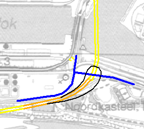 Vervolgens loopt het tracé in sleuf tussen/naast de rijvakken van de aan te passen Noorderlaan (op maaiveld).