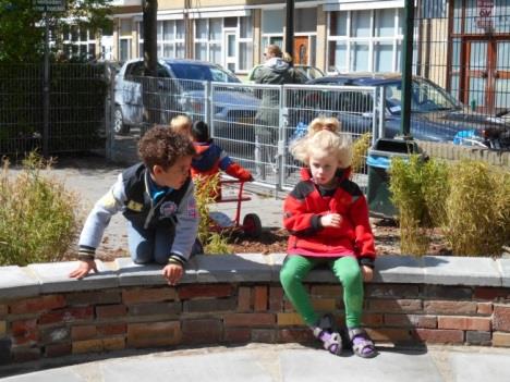 Nieuws uit groep 1/2B 30 mei Radjenie groep 4 Wat heerlijk dat het weer lente is en