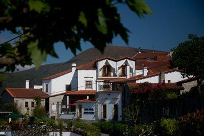 Dag 3 tot 7 Quinta da Geia boutique hotel Oliveira do Hospital Uw verblijf: In midden Portugal, op de flanken van de Serra da Estrela, hebben wij, Frenkel de Greeuw en Fir Tiebout, een uit de 17 eeuw