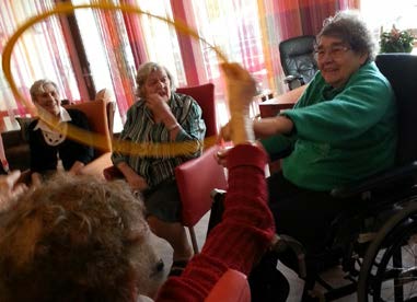 huisartsenkliniek officieel geopend Feiten en cijfers 2013 9 8 10 We zetten ons graag in, samen met al onze stakeholders, om actief de veranderingen vorm