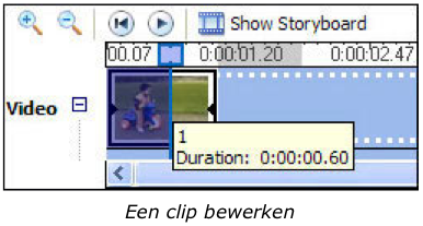 Wanneer u hebt besloten welke clips u in de film wilt opnemen, klikt u op de clips en sleept u deze naar het storyboard in de volgorde waarin deze in de uiteindelijke film moeten worden weergegeven.