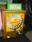 4277: Een Plong Bubblegum Vending Machine met Duitstalige