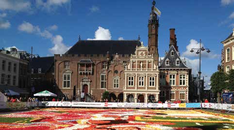 In de vroegmoderne tijd ontwikkelde Haarlem zich op industrieel gebied als textielstad, bierbrouwersstad en op cultureel gebied als schildersstad. Bovendien stond Haarlem bekend om de scheepsbouw.