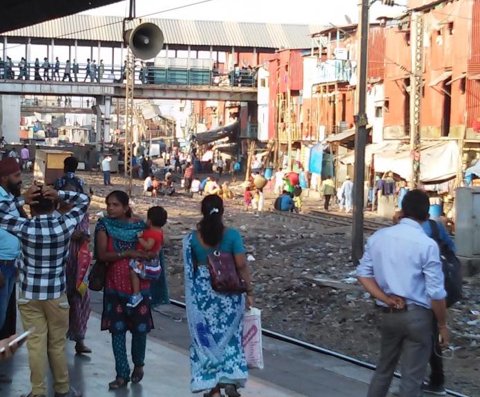 Dag 3: Reizen naar Bandra Vandaag gaan we met de trein reizen naar Bandra, een wijk met (relatief) veel expats en