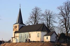 Het openluchttheater Hertme is derde geworden in de verkiezing om titel meest spirituele plek van Nederland. Het Clemenskerkje in Brunssum (L) is verkozen tot Meest Spirituele Plek van Nederland.