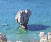 STRANDEN Het ononderbroken kilometers lange zandstrand ten oosten van Rethymno begint van de stad en eindigt in Skaleta, georganizeerde facititeiten worden aan de zeebezoekers aangeboden in de vorm