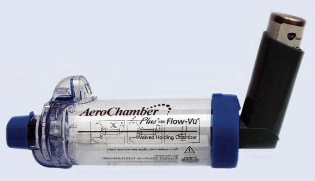 3. Aerochamber plus voorzetkamer met Flow-Vu (blauw) (met mondstuk of met groot masker) 5 jaar U krijgt in deze folder informatie over het gebruik van een dosisaërosol met blauwe aerochamber voor