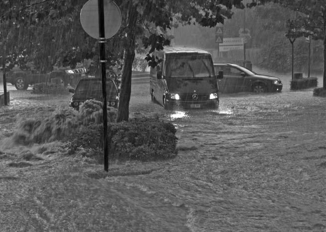 84 85 Sleutelproject 10: We waken mee over de kwantiteit van bodem en water. In een regio waar groen en open ruimte schaars zijn, moet daar zeer spaarzaam mee worden omgesprongen.