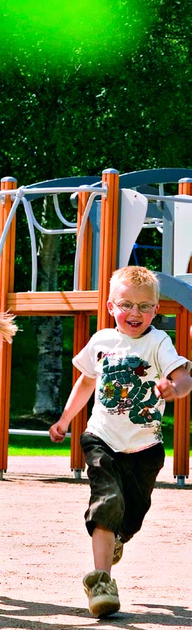 Het creëren van een succesvolle speelplek vereist maatwerk en afstemming Ingrid Bakker De playground is een uitstekende locatie voor beweegstimulering.