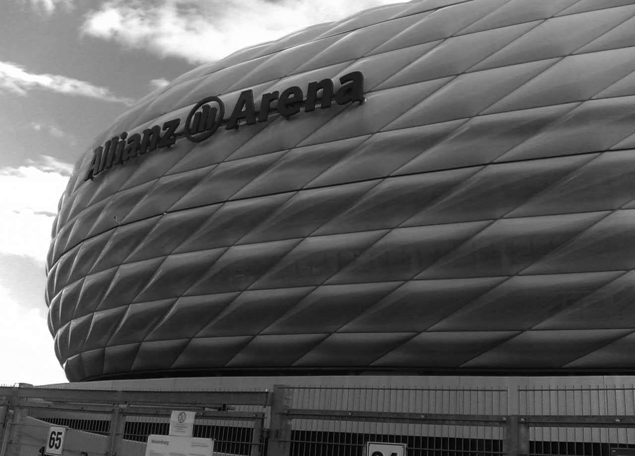 Opdracht Als je in München bent, wil je natuurlijk ook het stadion van Bayern München bezoeken en wat is er mooier dan dit te doen tijdens een wedstrijd om dan ook de sfeer in het stadion te proeven.