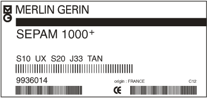 Installatie Identificatie van het materiaal Elke Sepam serie 20 wordt geleverd in een eigen verpakking die het volgende bevat: de Sepam serie 20 de aansluittoebehoren (connectoren).