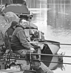 Als je maar geduld hebt Fotografie Patrick van der Sande Wie zou iemand geloven die zou vertellen dat hij een paar uur eerder uit de singel bij het Ledig Erf een snoek van bijna een meter had