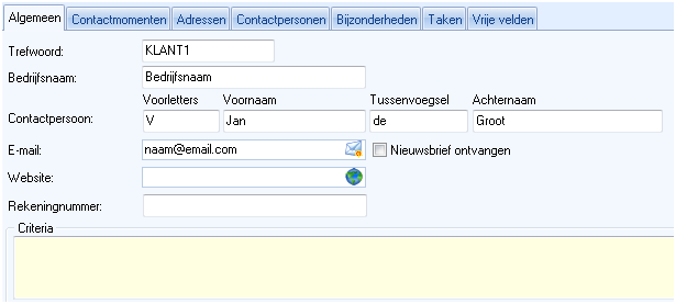 1 Voer indien gewenst een trefwoord in. Dit trefwoord kunt u gebruiken om (bepaalde groepen) klanten gemakkelijk terug te vinden (zie ook paragraaf 4.4.2). 2 Voer de bedrijfsnaam in.