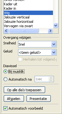 Het nummer van de dia wordt doorgestreept, linksboven naast de dia. Bij afspelen van de presentatie zijn de verborgen dia's niet zichtbaar. 3.