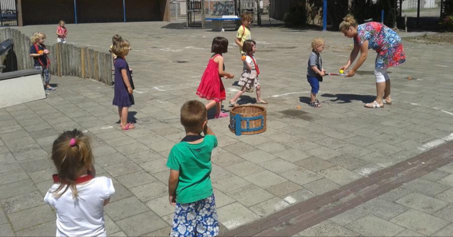 Later die week zijn er nog meer stoere soldaten spelletjes gedaan. Lekker buiten, want wat was het mooi weer! Op woensdag was er wel een hele speciale missie.