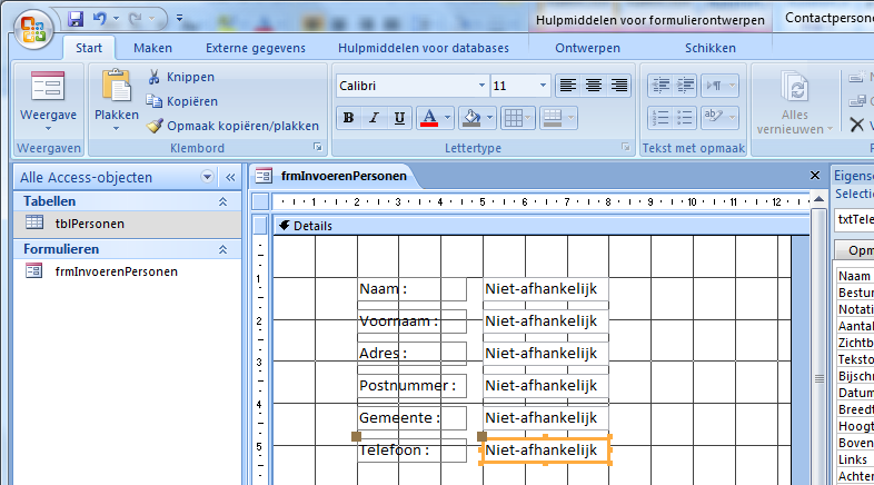 Daardoor zien we in het vervolg alle objecten (tabellen, formulieren, queries, ) in het navigatiecentrum.