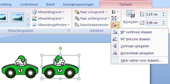 Om de plaats van de figuur te wijzigen: 1. Plaats de muiscursor op de afbeelding, de cursor zal hierdoor veranderen in vier uit elkaar staande pijltjes. 2.