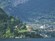 2 Programma Tijdens deze wandeling over eeuwenoude, geplaveide paden en bospaadjes door kastanje bossen, zijn er regelmatig doorkijkjes op het Lago Maggiore en de omringende dorpjes.