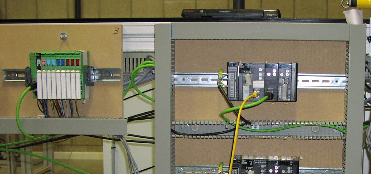 14 Componenten I/O-eilanden: eerste deel 2 eilanden Phoenix contact IL PN