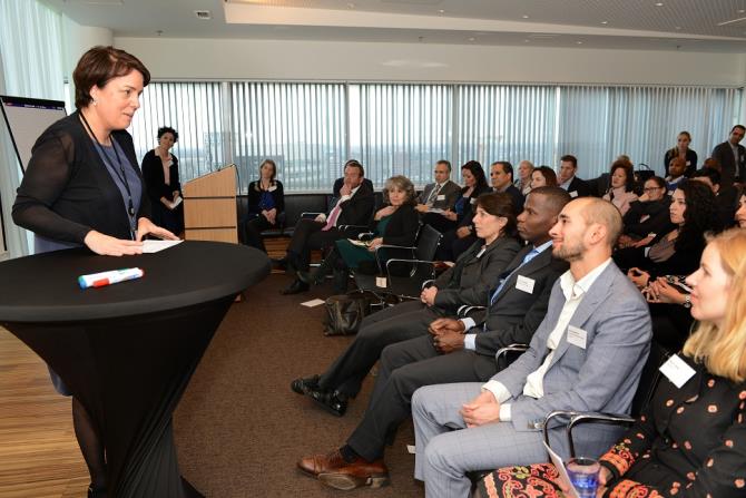 UAF meets Partners Event: Wat is de meerwaarde van mentoring? 11 december 2014 Host: Accenture Amsterdam Wat is de meerwaarde van mentoring?
