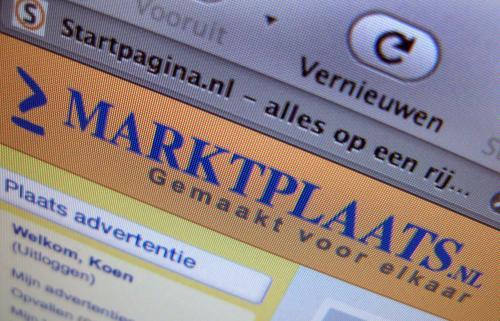 Een alledaagse database: Marktplaats Een mooi voorbeeld van een database die iedereen kent is Marktplaats. Marktplaats is een website die draait op een gigantische database met enorm veel tabellen.