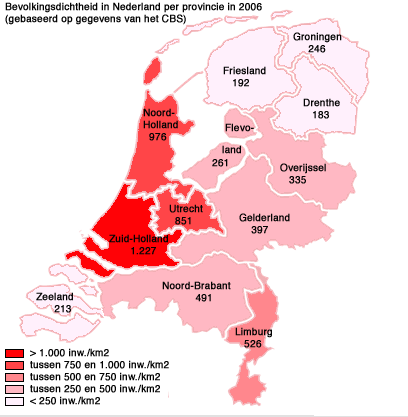 Afb. 2: Het dichtstbevolkte gebied van Nederland, de Randstad. Industrie & havens Het industriegebied van Nederland is middelgroot wanneer je het vergelijkt met de industrie in de rest van Europa.