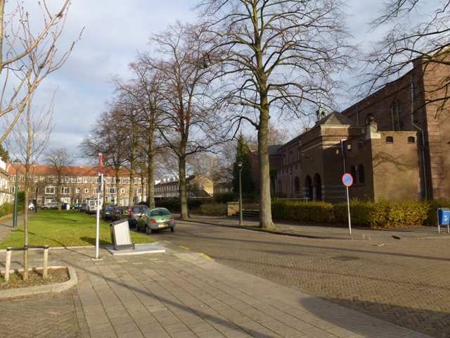 TE KOOP SINT NICASIUSSTRAAT 49 EINDHOVEN Karakteristieke gemoderniseerde bovenwoning, type maisonnette, met drie woonlagen en eigen toegang.