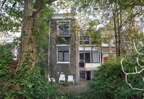 De woning wordt afgewerkt met hoogwaardige materialen met respect voor de historie van het gebouw. Het gehele bouwproces wordt begeleid door t Utrechtshuys.