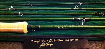 60 Jim Teeny fly rods by TFO De bekende hengelmakers van Temple Fork Outfitters hebben voor Jim Teeny twee series hengels gemaakt, een 4-delige 9 voet en een 5-delige 10 voet serie.
