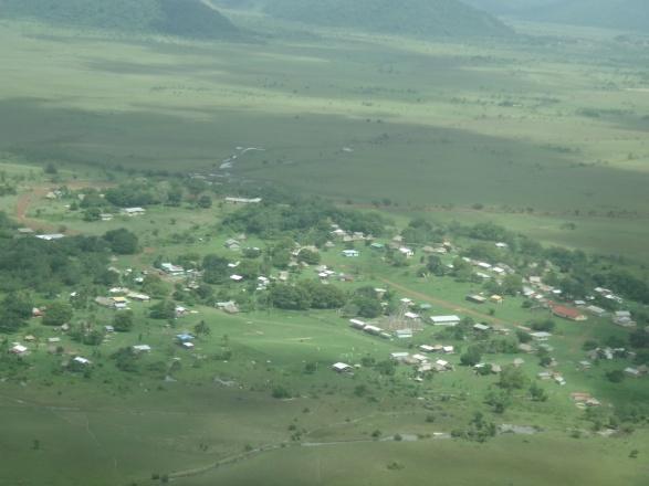 Radio PAIWOMAK is bedoeld voor de dorpen die in de buurt van deze bergketens liggen, zoals