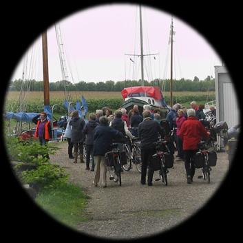 Fietstocht Zeeuws Vlaanderen Het belooft weer een mooie fietstocht te worden. Op vrijdag 3 juli bezoeken we 3 tuinen in Zeeuws- Vlaanderen, inclusief lunch.