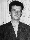 Begin september 1966 sloot Marcel Denduyver (onze huidige secretaris - schatbewaarder) aan bij Nikei. Reeds in oktober 1966 geeft hij het eerste Berichtenblad van de schaakkring van Gistel uit.