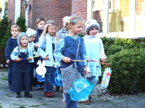 Waarom krijgen we cadeautjes met Sinterklaas en eten we zoetigheden met het Suikerfeest? Ga op ontdekkingstocht en test je kennis over de feestdagen. Er is ook een tentoonstelling over heksen.