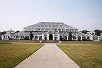 De broeikassen Londen Tablet versie 1 De meest beroemde van alle kassen in Kew is het Palm House (palmenkas), gebouwd tussen 1844 en 1848.