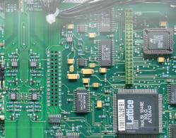 Deze corrosieve stoffen hebben een zeer schadelijk effect op metalen (stalen onderdelen van de opstal en inhoud) maar ook op de aanwezig elektronica e.d. In de meeste gevallen zijn alle aanwezige zaken zoals inboedel, inventaris, auto s, rijwielen enz.