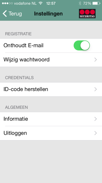 1. Open het instellingen menu door linksbovenaan in de app te klikken op het tandwieltje (ios) of rechtsbovenaan op de drie stippen onder elkaar te klikken (). 2.