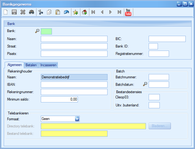 2 De Aanmeldprocedure 2.1 Aanpassen bankgegevens in UNIT4 Multivers Online Controleer de bankgegevens die u in UNIT4 Multivers Online gebruikt in Onderhoud Bankgegevens.