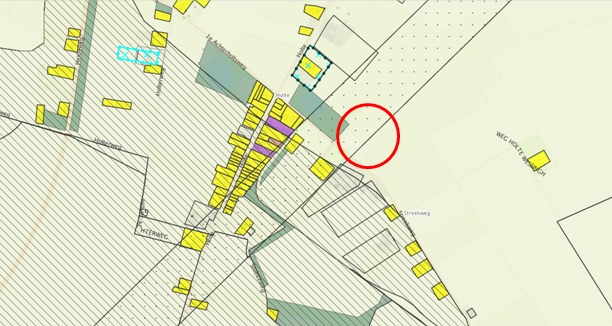 blz. 6 is grasland. De achterzijde van het perceel wordt begrensd door een brede sloot van het Waterschap Hunze en Aa's.