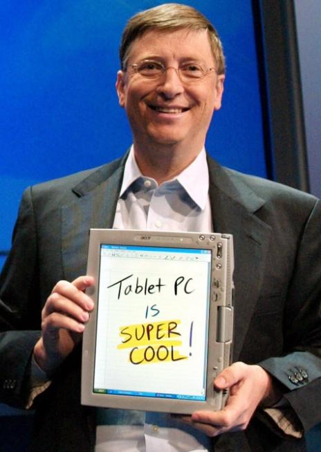 In 2001 onthult Bill Gates het eerste prototype van een tablet-pc.
