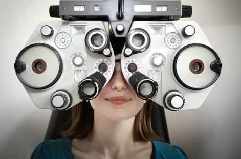Gebruik van een oude brilsterkte als schietbril Naarmate men ouder wordt kunnen schutters die 50 jaar of ouder zijn, krijgen de ogen een andere brekingsindex en worden meer verziend.