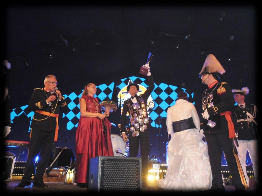 Een vast hoogtepunt in het najaar: de Oktoberfeesten in Sittard! De schutterij was weer in vol ornaat aanwezig, met ondersteuning van een aantal leden van de harmonie.