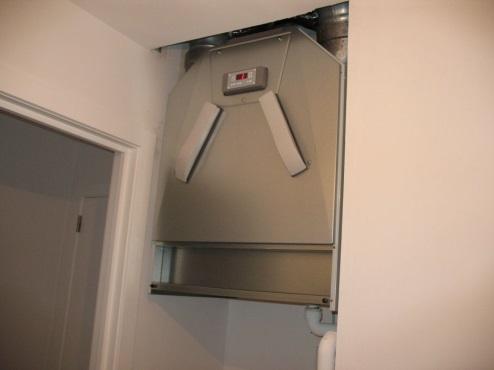 Mechanische ventilatiesystemen Praktische aanbevelingen om geluidshinder te vermijden Keuze van de ventilatiegroep Geluidsarme installatie = efficiënte bronbestrijding Laagfrequente (moeilijk te