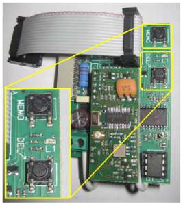 STAP 2: Ontmantel de coax kabel v/d antenne. STAP 3: Sluit de kern v/d coax kabel aan op contact 12 v/d ontvanger-printplaat.