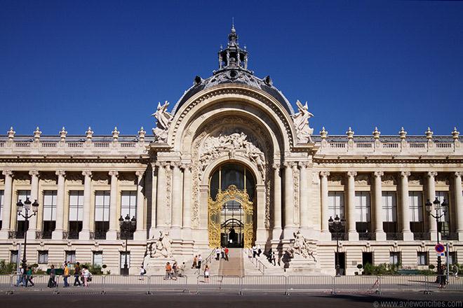 Parijs HOME Arc de Triomphe Arc du Carrouse Carnavalet Museum Centre Pompidou Champs-Elysées Chateau de Vincennes Cluny Museum Conciergerie Dome des Invalides Eifeltoren Fontaine des Innocents Forum