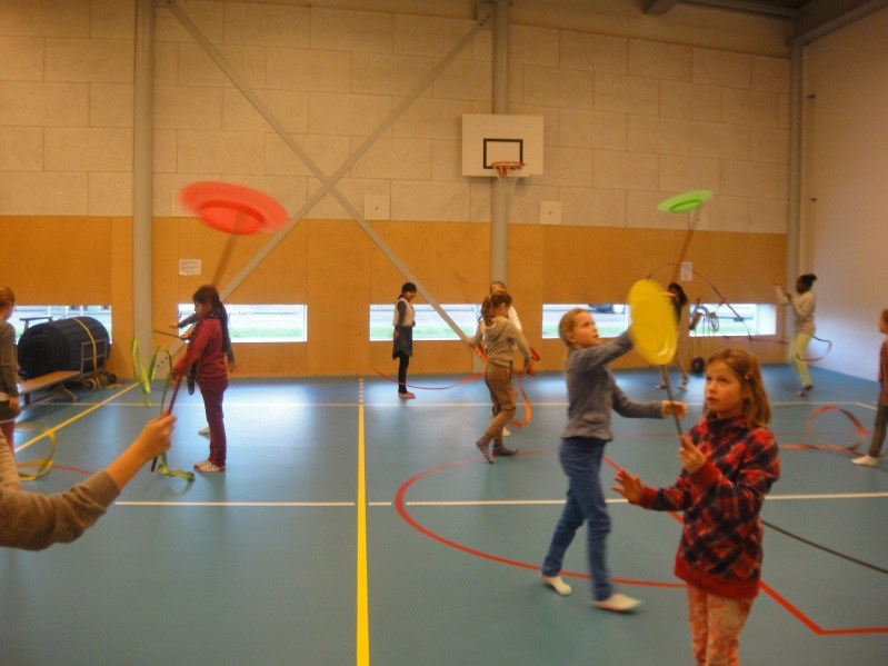 Voor de kleuters is er iedere dinsdag de mogelijkheid mee te doen met Olivia met de spelactiviteiten in het kleuter speellokaal.