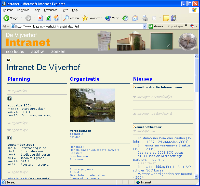 10 INTRANET Het intranet is een afgeschermd gedeelte van de website. Alleen leerkrachten van de school kunnen dit gedeelte bekijken en bezoeken. Ook vanaf thuis als u een internetverbinding heeft.