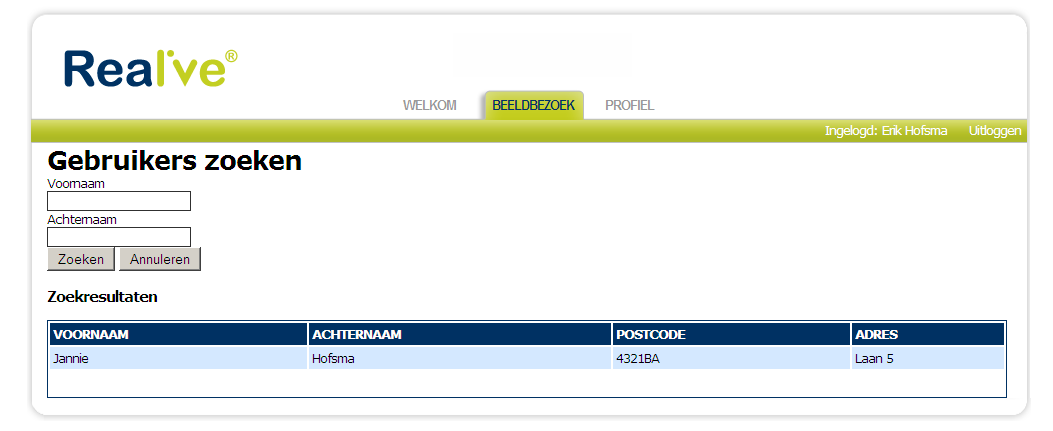 Klik vervolgens op de rij waarin de naam wordt weergegeven die u wilt toevoegen aan uw contactpersonen.